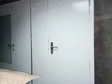 Надежные металлические двери для защиты вашего объекта