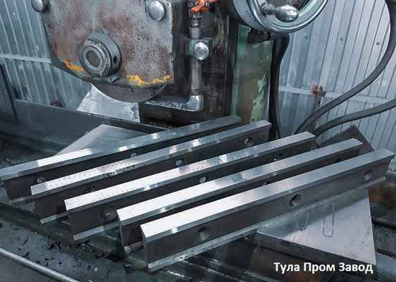 Фото объявления: Изготовление плоских ножей 520 75 25мм для гильотинных ножниц.  Ножи гильотинные от производителя в наличии. Тульский Промышлен в Богородском