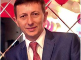  Ведущий и певец Николай Некрасов