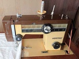 Швейная машина Veritas с тумбой