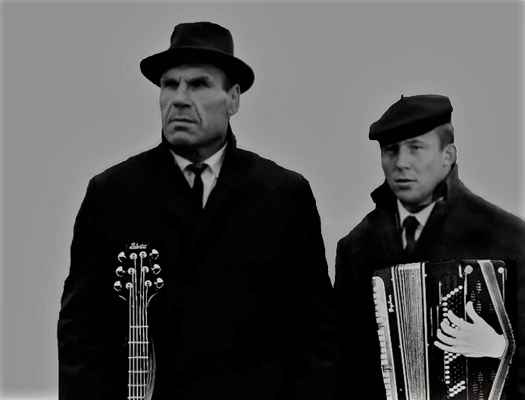 Фото объявления: Романсы песни военные казачьи народные гитара баян в Москве